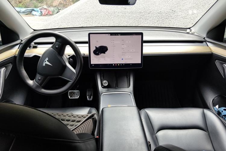 Used Tesla Model Y 2022 Revised Version Long-Range All-Wheel Drive Center Console