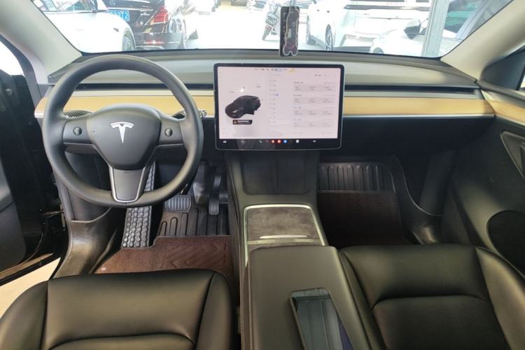 Used Tesla Model Y 2022 Rear-Wheel-Drive Version Center Console