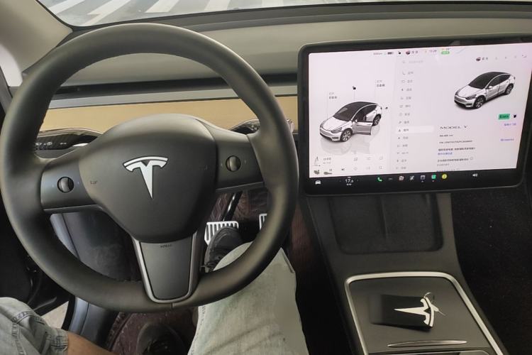 Used Tesla Model Y 2022 Revised Version Rear-Wheel Drive Center Console