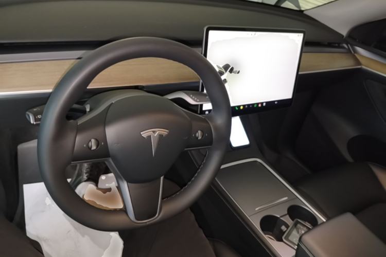 Used Tesla Model Y 2022 Rear-Wheel-Drive Version Center Console