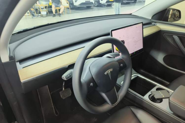Used Tesla Model Y 2022 Revised Version Rear-Wheel Drive Center Console