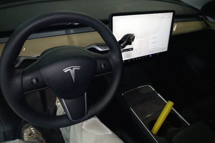 Used Tesla Model Y 2022 Revised Version Rear-Wheel Drive Center Console
