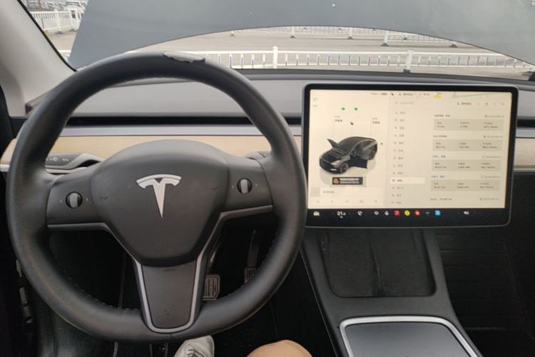 Used Tesla Model Y 2022 Revised Version Rear-Wheel Drive Center Console