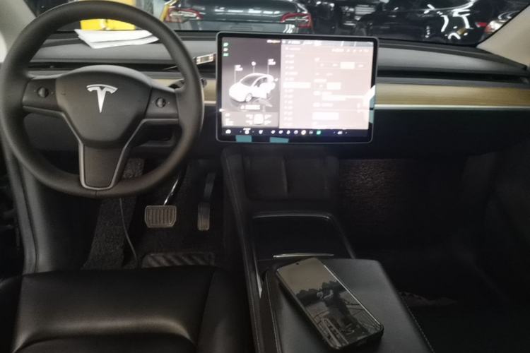 Used Tesla Model Y 2022 Rear-Wheel-Drive Version Center Console