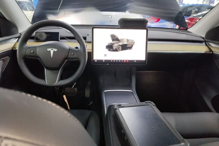 Used Tesla Model Y 2022 Revised Version Rear-Wheel Drive Center Console