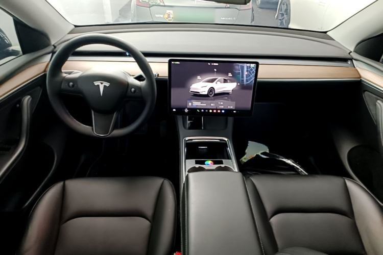 Used Tesla Model Y 2022 Revised Version Rear-Wheel Drive Center Console