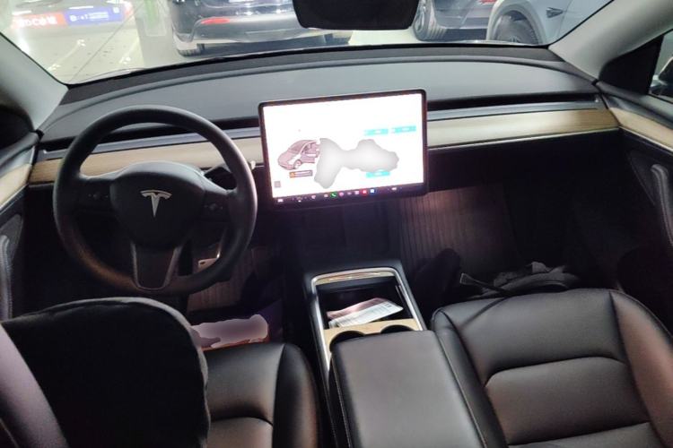 Used Tesla Model Y 2022 Revised Version Long-Range All-Wheel Drive Center Console
