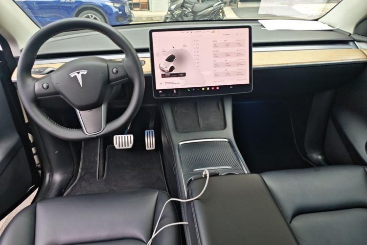Used Tesla Model Y 2022 Performance High-Performance All-Wheel-Drive Version Center Console