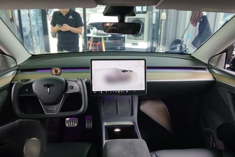 Used Tesla Model Y 2022 Revised Version Long-Range All-Wheel Drive Center Console