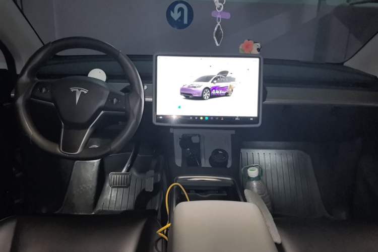 Used Tesla Model Y 2022 Revised Version Rear-Wheel Drive Center Console