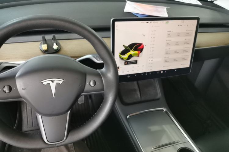 Used Tesla Model Y 2022 Rear-Wheel-Drive Version Center Console