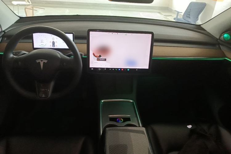 Used Tesla Model Y 2022 Rear-Wheel-Drive Version Center Console