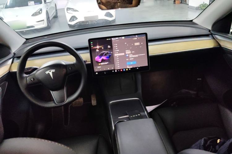 Used Tesla Model Y 2022 Revised Version Long-Range All-Wheel Drive Center Console