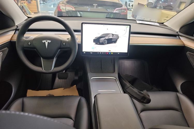 Used Tesla Model Y 2022 Rear-Wheel-Drive Version Center Console