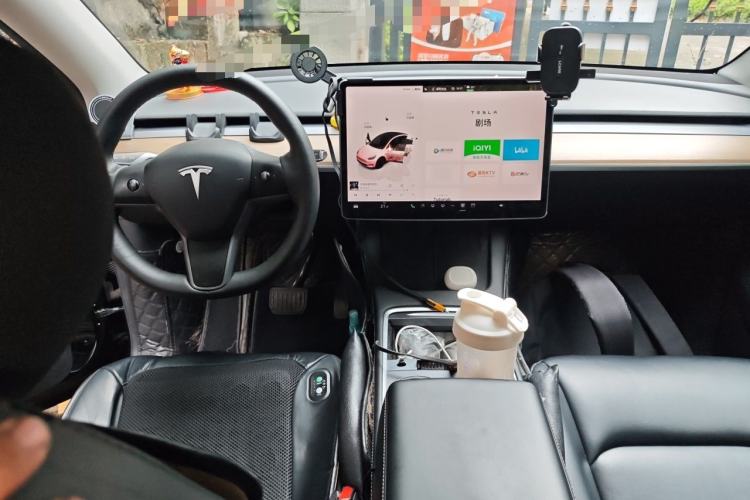 Used Tesla Model Y 2022 Rear-Wheel-Drive Version Center Console