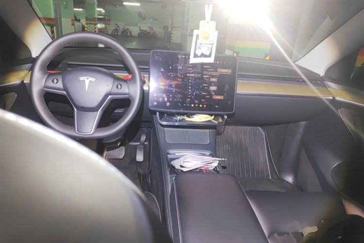 Used Tesla Model Y 2022 Revised Version Rear-Wheel Drive Center Console