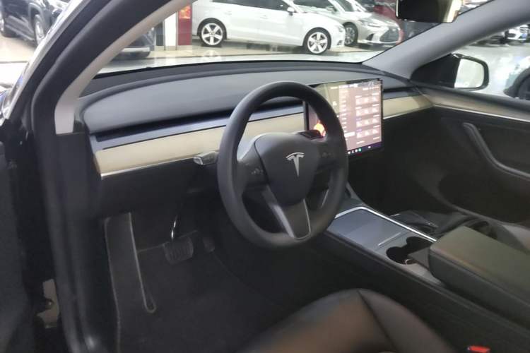 Used Tesla Model Y 2022 Revised Version Rear-Wheel Drive Center Console