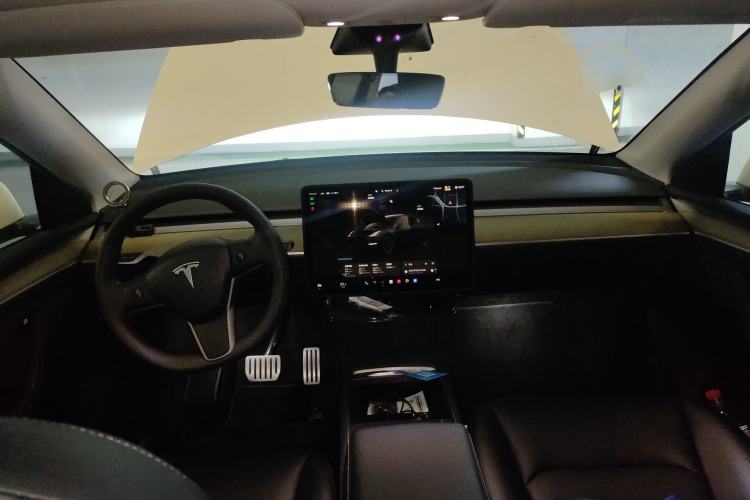 Used Tesla Model Y 2022 Performance High-Performance All-Wheel-Drive Version Center Console