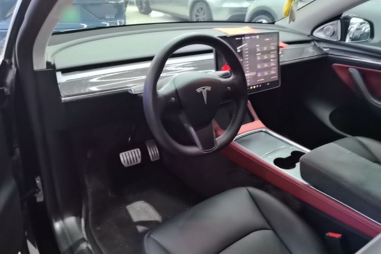 Used Tesla Model Y 2022 Performance High-Performance All-Wheel-Drive Version Center Console