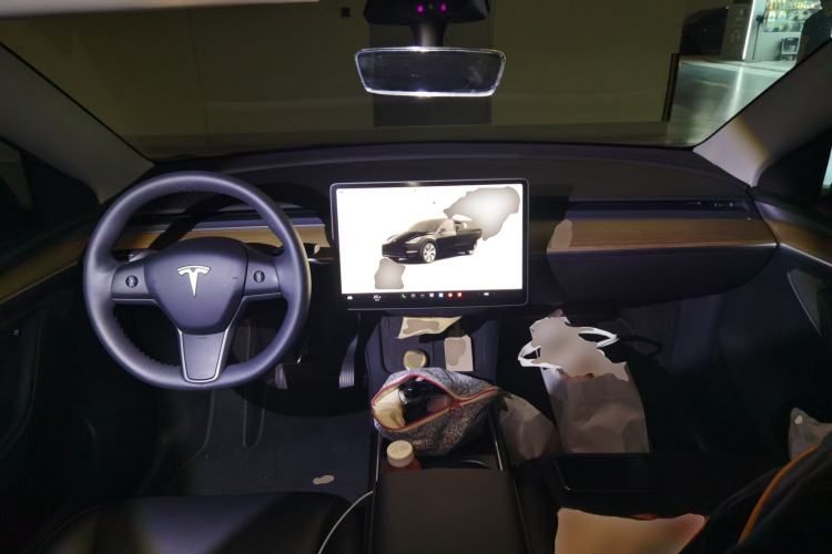 Used Tesla Model Y 2022 Rear-Wheel-Drive Version Center Console