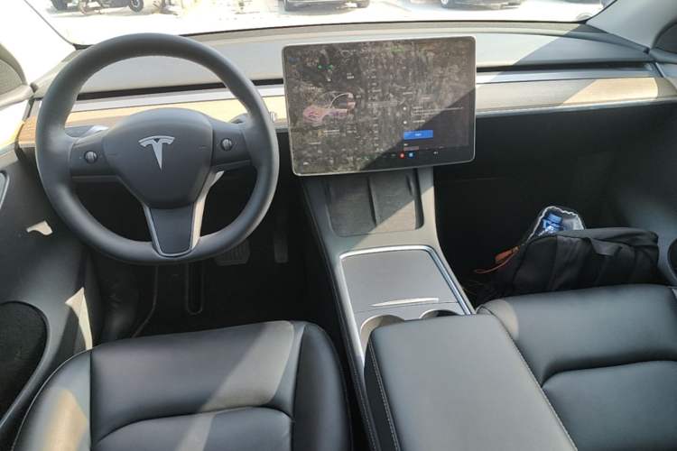 Used Tesla Model Y 2022 Revised Version Long-Range All-Wheel Drive Center Console