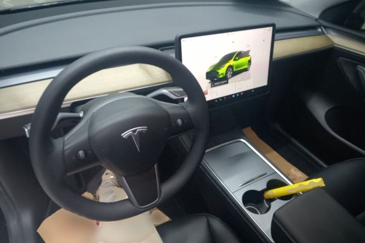 Used Tesla Model Y 2022 Revised Version Long-Range All-Wheel Drive Center Console