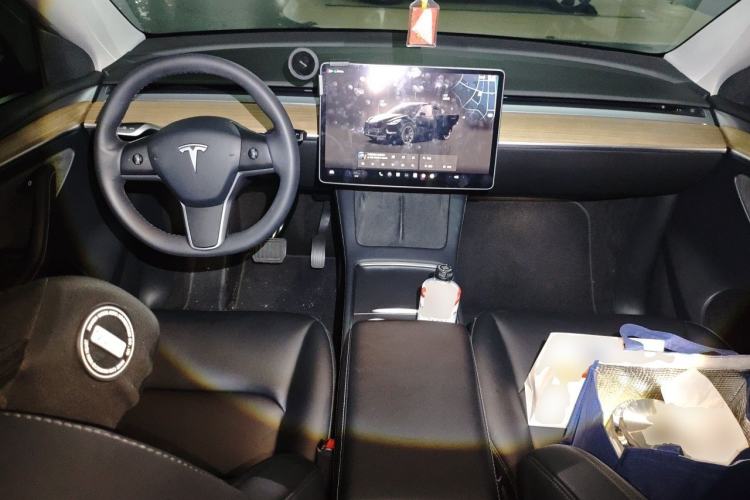 Used Tesla Model Y 2022 Revised Version Rear-Wheel Drive Center Console