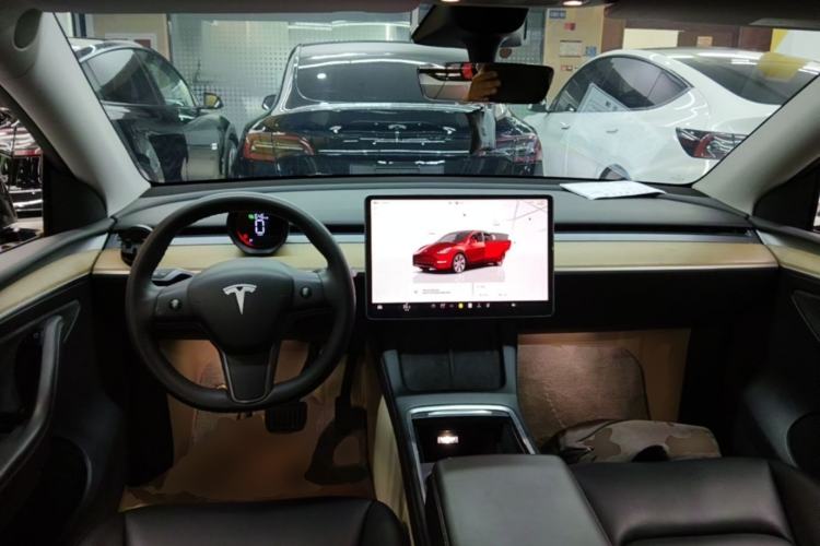 Used Tesla Model Y 2022 Rear-Wheel-Drive Version Center Console