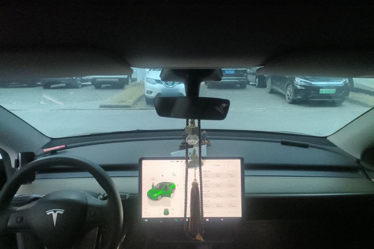 Used Tesla Model Y 2022 Rear-Wheel-Drive Version Center Console