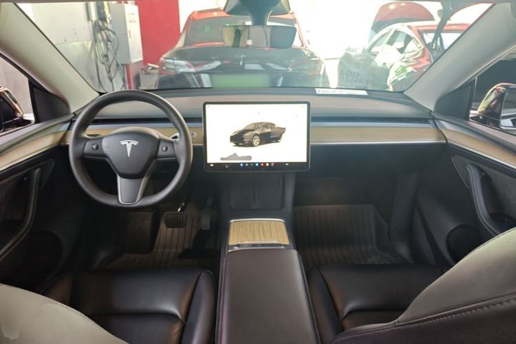 Used Tesla Model Y 2022 Rear-Wheel-Drive Version Center Console