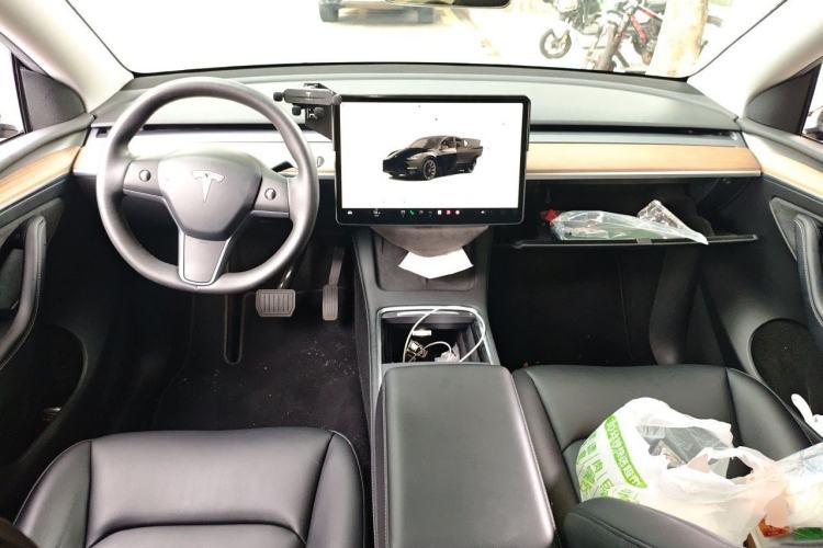 Used Tesla Model Y 2022 Rear-Wheel-Drive Version Center Console