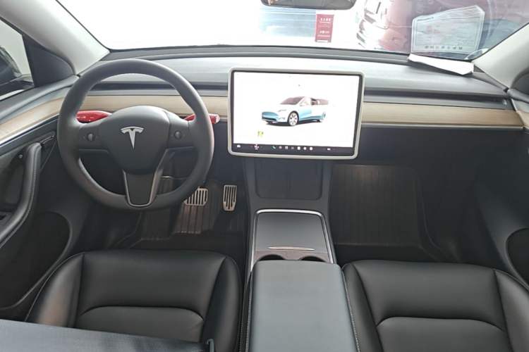 Used Tesla Model Y 2022 Long-Range All-Wheel-Drive Version Center Console