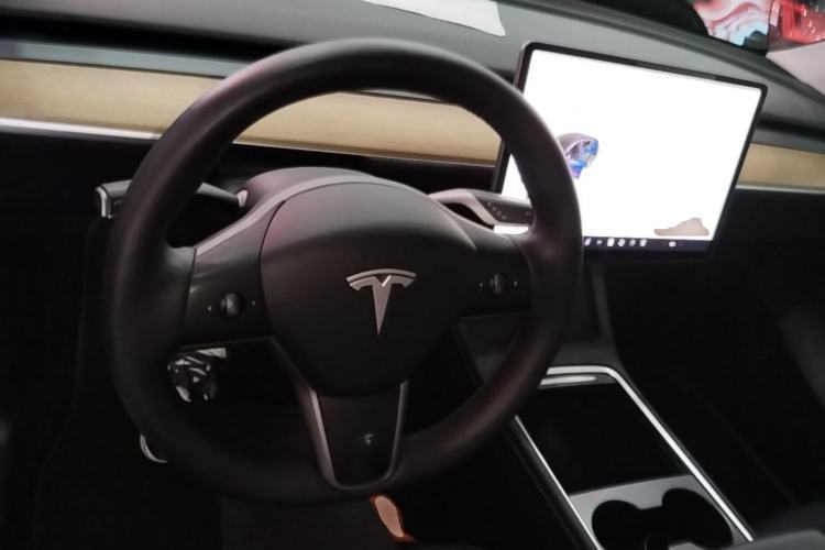 Used Tesla Model Y 2022 Revised Version Rear-Wheel Drive Center Console