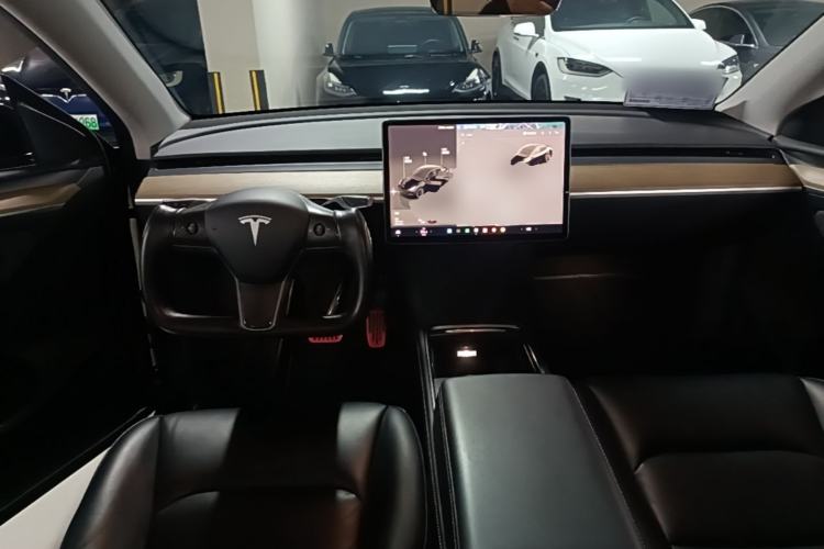 Used Tesla Model Y 2022 Rear-Wheel-Drive Version Center Console
