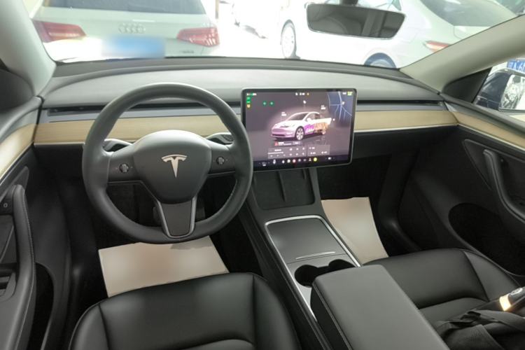 Used Tesla Model Y 2022 Revised Version Rear-Wheel Drive Center Console