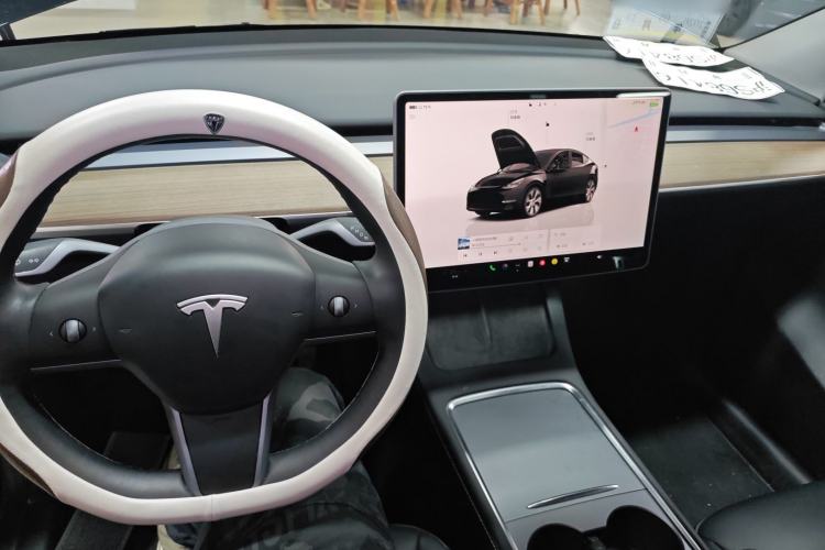 Used Tesla Model Y 2022 Rear-Wheel-Drive Version Center Console