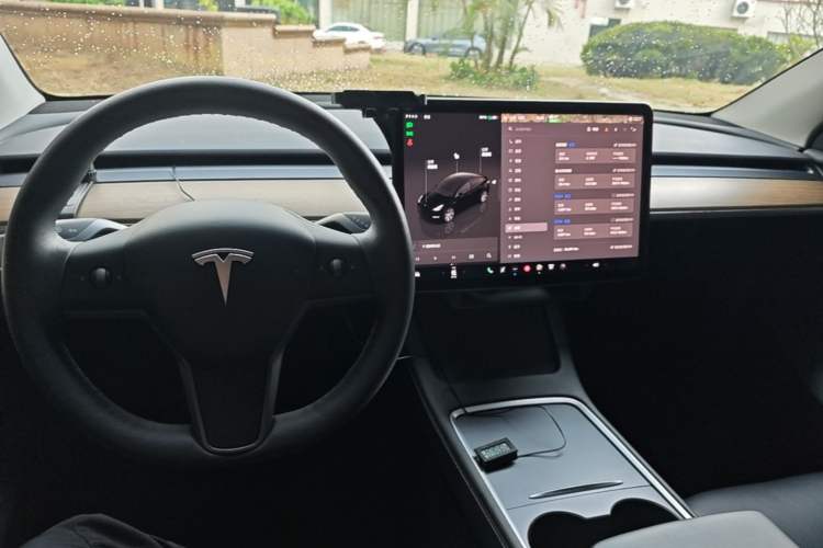 Used Tesla Model Y 2022 Rear-Wheel-Drive Version Center Console