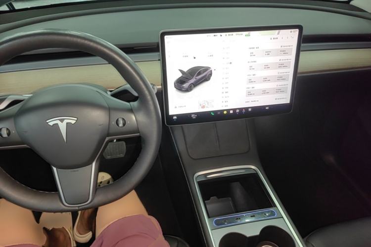 Used Tesla Model Y 2022 Rear-Wheel-Drive Version Center Console