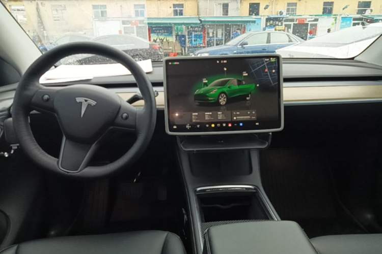 Used Tesla Model Y 2022 Rear-Wheel-Drive Version Center Console