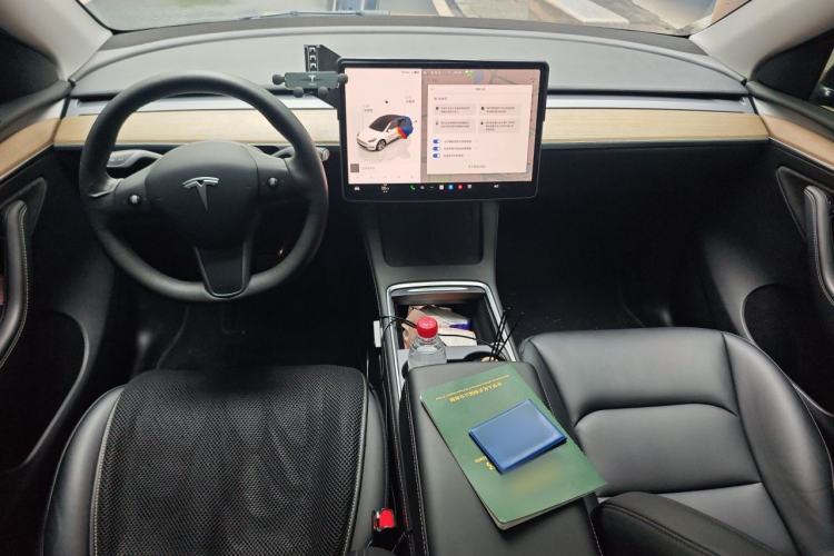 Used Tesla Model Y 2022 Revised Version Rear-Wheel Drive Center Console