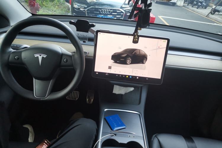 Used Tesla Model Y 2022 Revised Version Rear-Wheel Drive Center Console