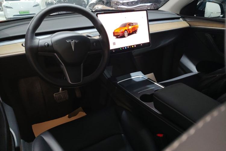 Used Tesla Model Y 2022 Rear-Wheel-Drive Version Center Console