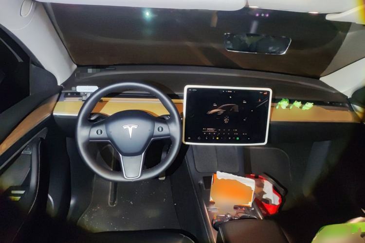 Used Tesla Model Y 2022 Revised Version Rear-Wheel Drive Center Console