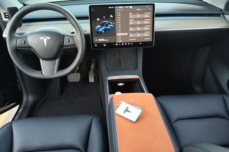 Used Tesla Model Y 2022 Revised Version Rear-Wheel Drive Center Console