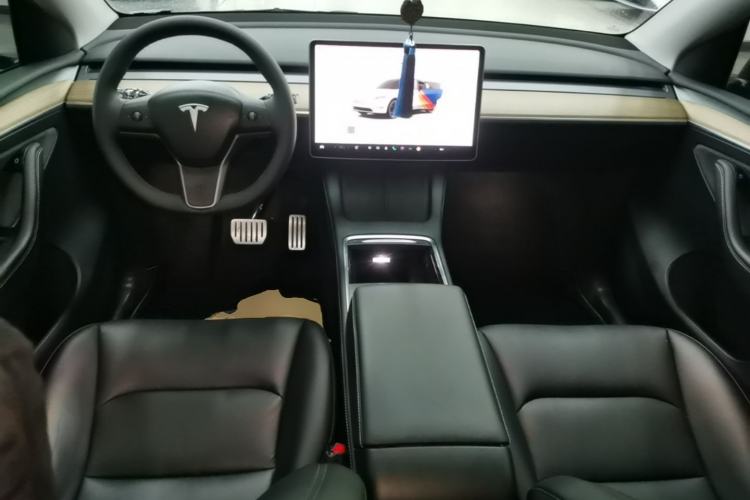 Used Tesla Model Y 2022 Rear-Wheel-Drive Version Center Console