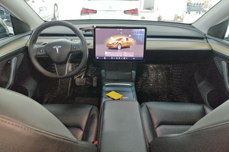 Used Tesla Model Y 2022 Rear-Wheel-Drive Version Center Console