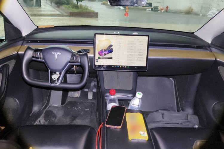 Used Tesla Model Y 2022 Rear-Wheel-Drive Version Center Console