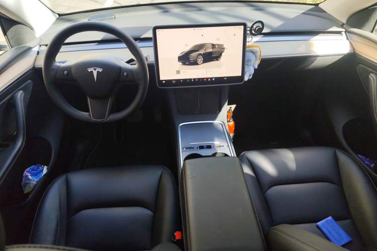 Used Tesla Model Y 2022 Revised Version Long-Range All-Wheel Drive Center Console