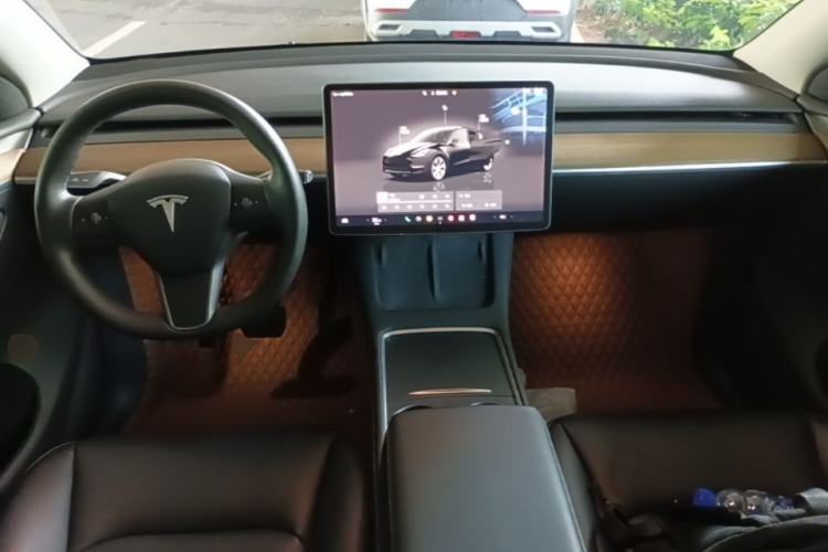 Used Tesla Model Y 2022 Rear-Wheel-Drive Version Center Console