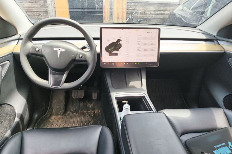Used Tesla Model Y 2022 Revised Version Long-Range All-Wheel Drive Center Console